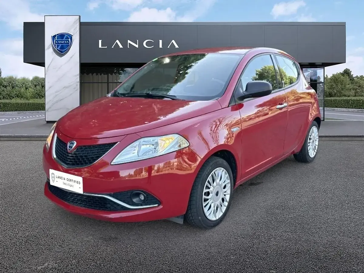 Begagnad Lancia Ypsilon Silver 69 HK (50 kW) 2016 Halvkombi