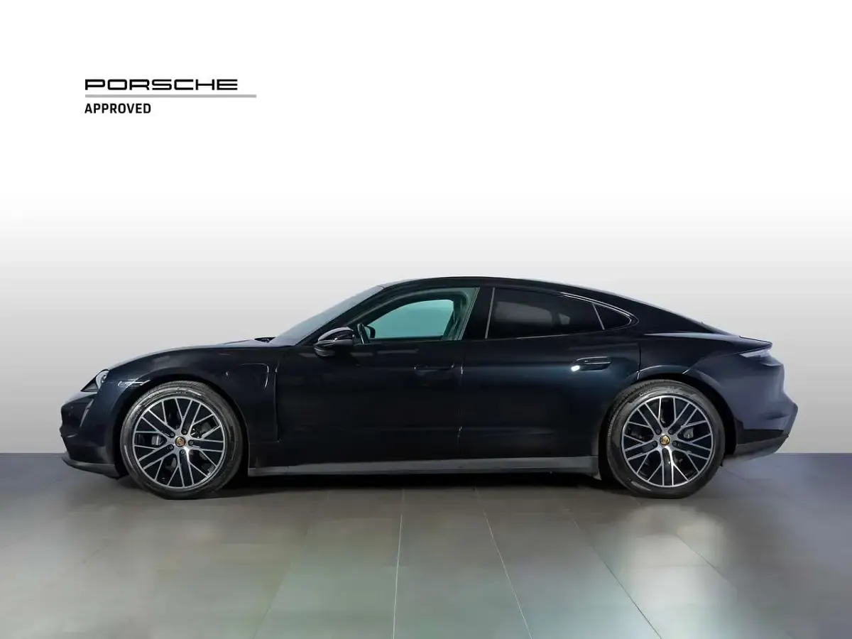 Usata Porsche Taycan 119 kW (163 CV) 2021 Nero jet metallizzato Berlina