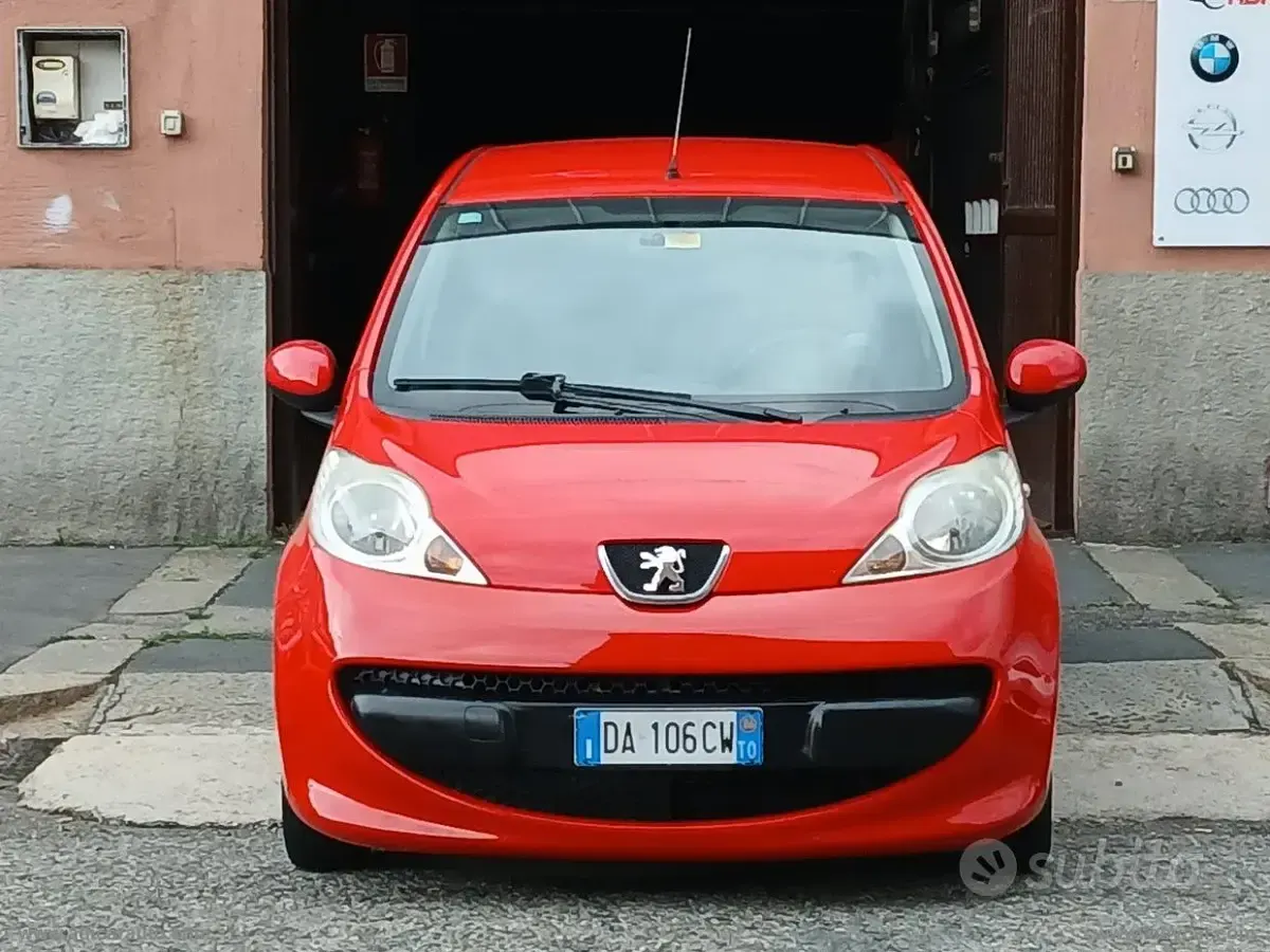 Usata Peugeot 107 68 CV (50 kW) 2006 Rosso Utilitaria