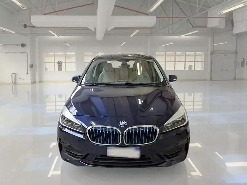 Usata BMW 225 Active Tourer iPerformance 136 CV (100 kW) 2019 Blu Monovolume