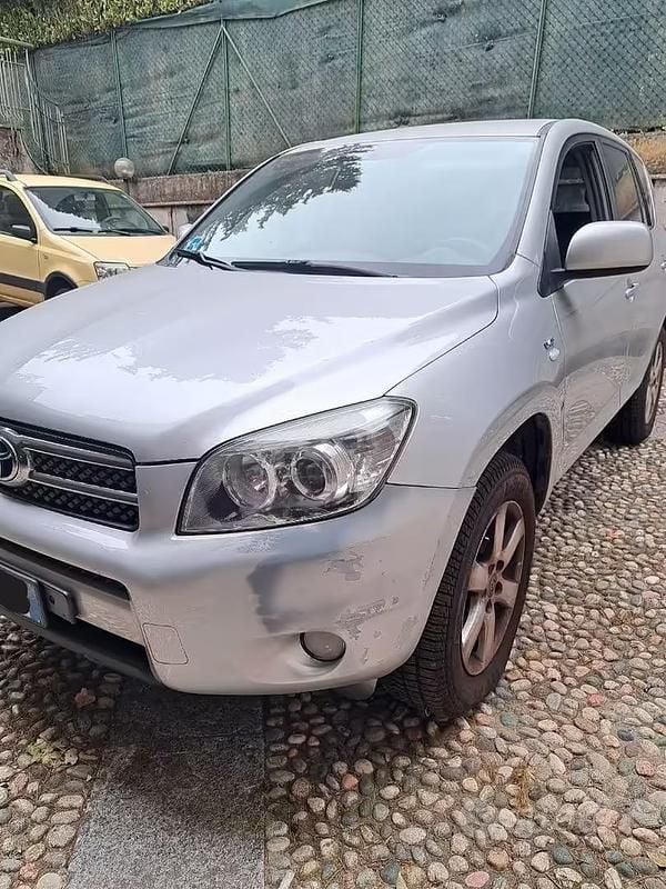 Usata Toyota RAV4 Sol 136 CV (100 kW) 2008 SUV