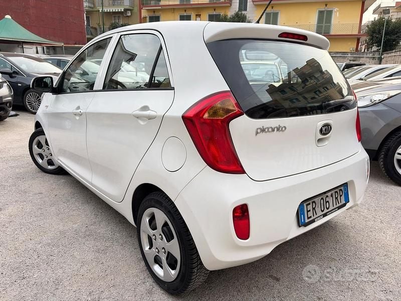 Usata Kia Picanto 68 CV (50 kW) 2013 Bianco Utilitaria