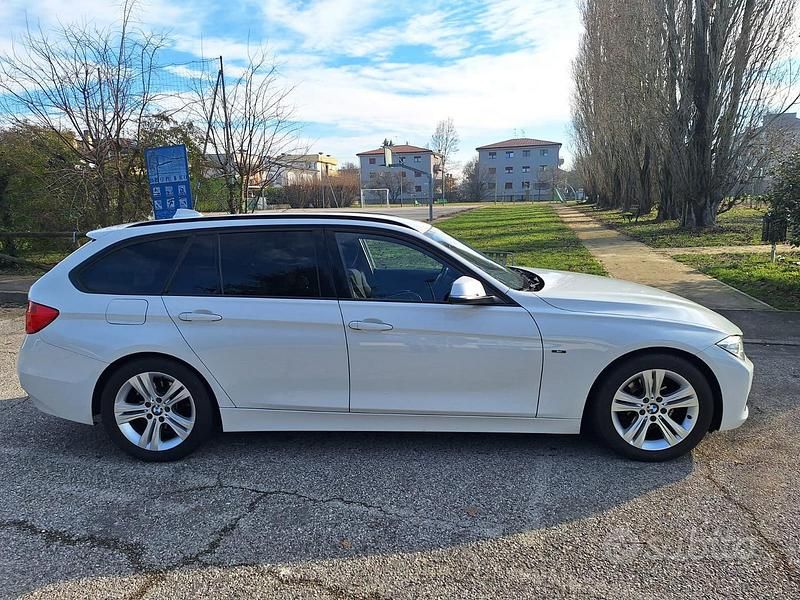 Usata BMW 318 Sport Line 143 CV (105 kW) 2016 Bianco Station wagon