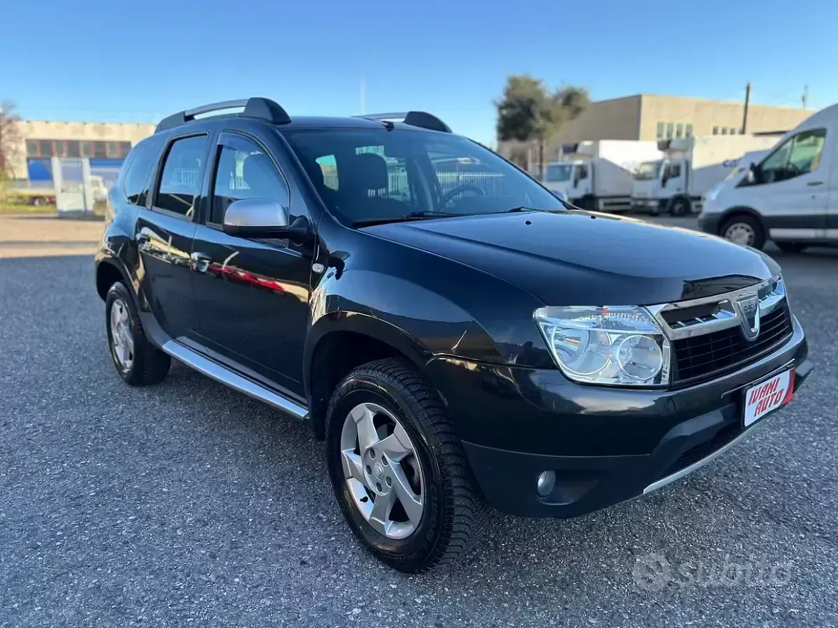 Usata Dacia Duster Lauréate 105 CV (77 kW) 2011 Nero SUV