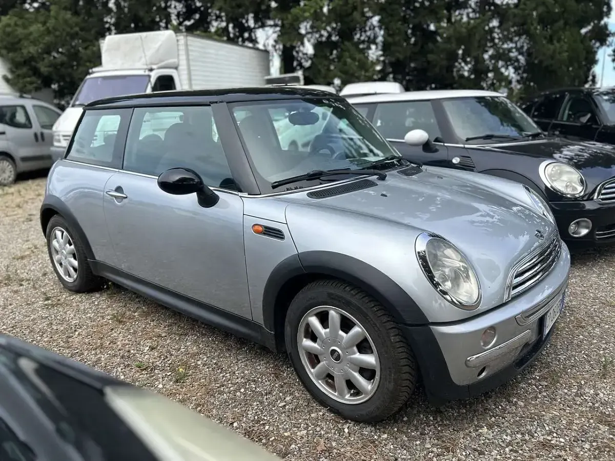 Usata Mini One D 75 CV (55 kW) 2004 Argento Utilitaria