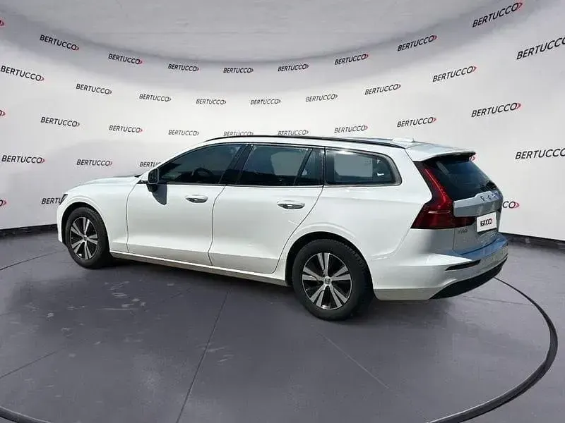 Usata Volvo V60 Business Edition 150 CV (110 kW) 2019 Bianco Station wagon