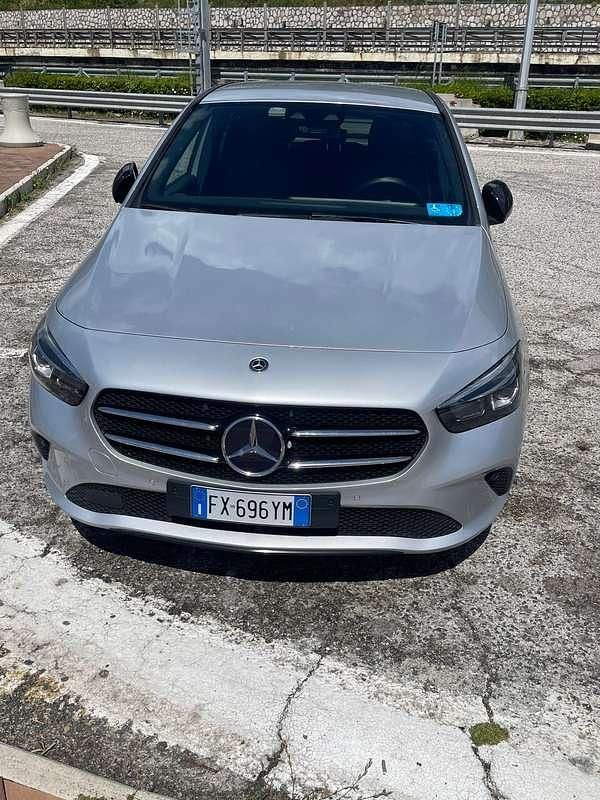 Usata Mercedes B180 116 CV (85 kW) 2019 Argento Utilitaria