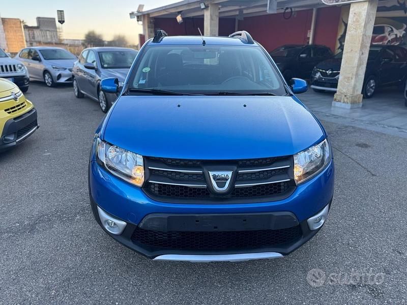 Usata Dacia Sandero Stepway 90 CV (66 kW) 2016 Blu Berlina