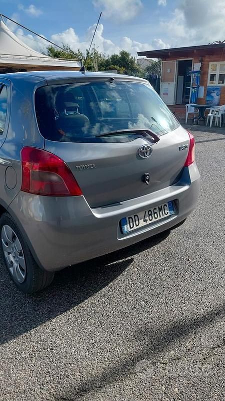 Usata Toyota Yaris 2006 Grigio Berlina