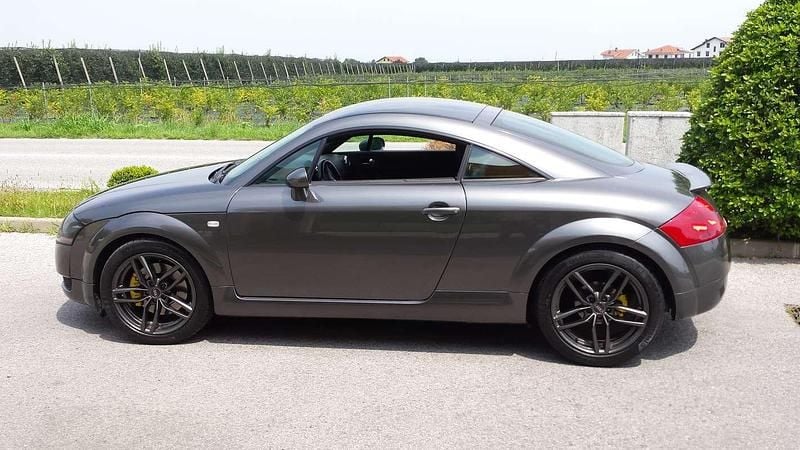 Usata Audi TT 179 CV (131 kW) 2002 Grigio Coupé