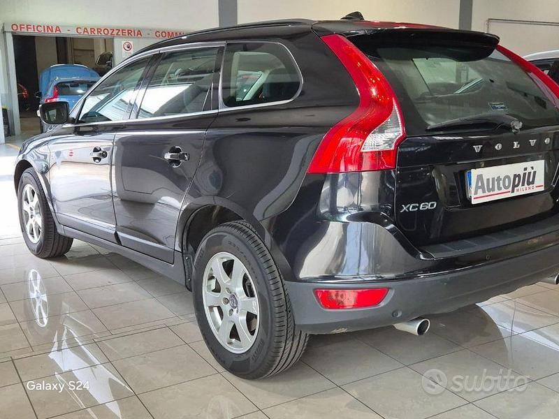 Usata Volvo XC60 Kinetic 163 CV (119 kW) 2013 Nero SUV