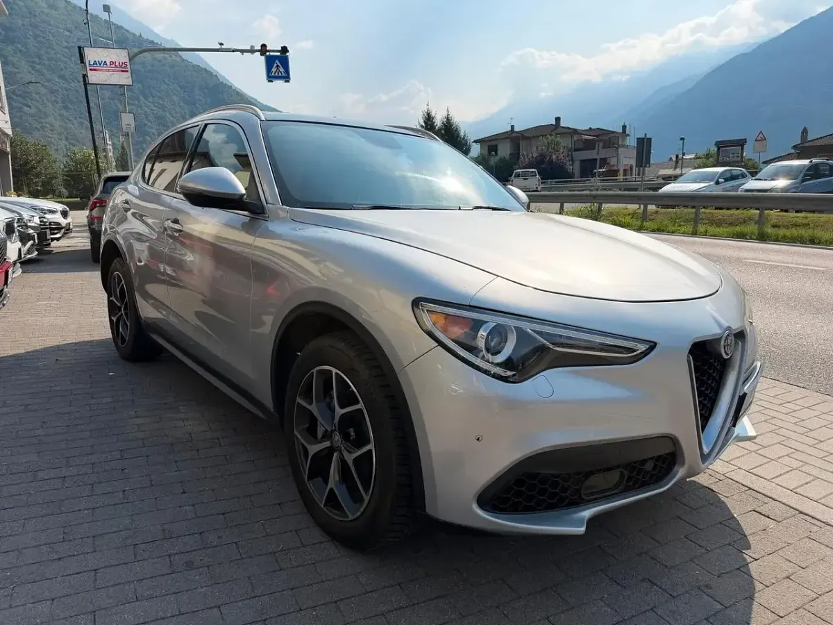 Usata Alfa Romeo Stelvio 280 CV (205 kW) 2018 Argento SUV