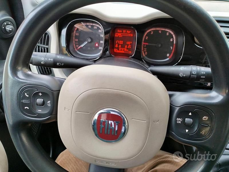 Usata Fiat Panda Trekking 85 CV (62 kW) 2016 Rosso Utilitaria