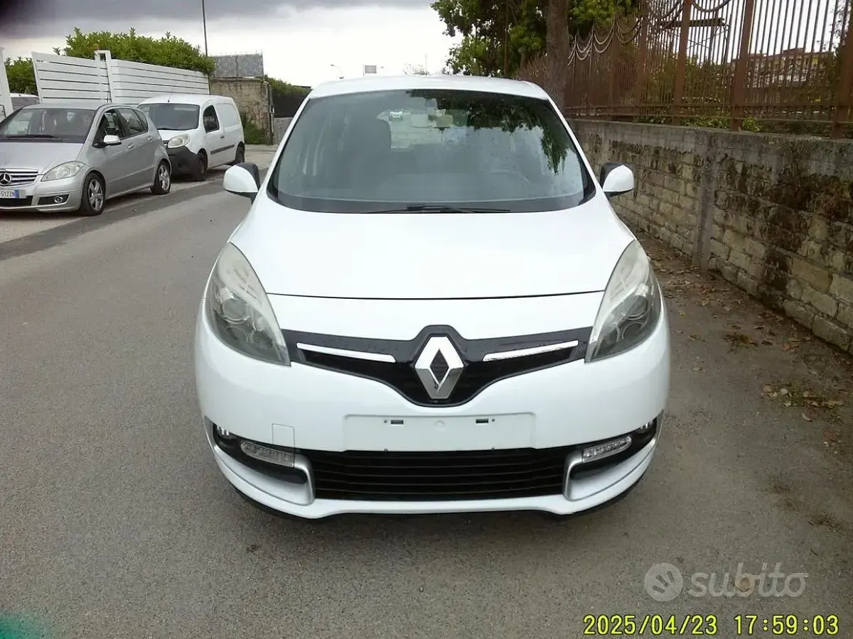 Usata Renault Scénic 110 CV (80 kW) 2014 Bianco Monovolume