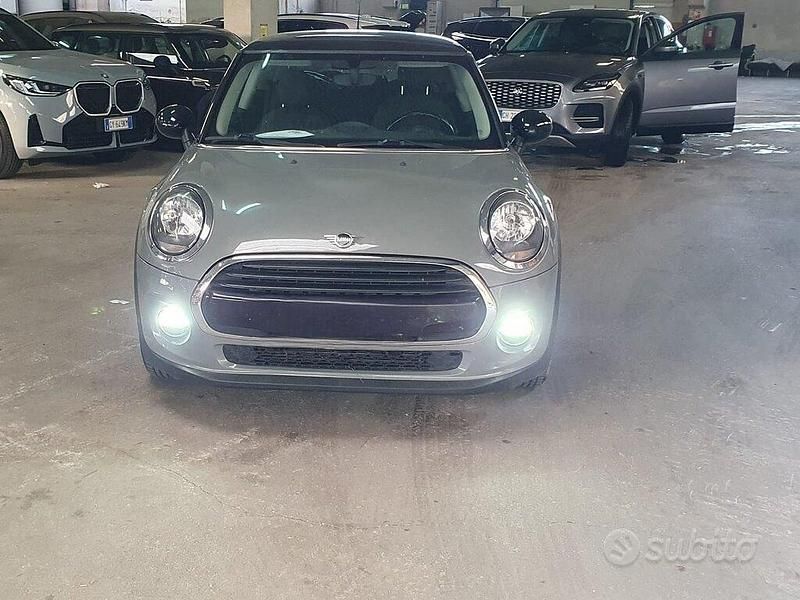 Grigio Usata 2018 Mini Cooper D Due volumi | 14.900 € (Buon prezzo) - Immagine 1/4