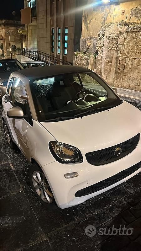 Usata 2017 Smart ForTwo Coupé Due volumi | 10.000 € (Buon prezzo) - Immagine 1/3