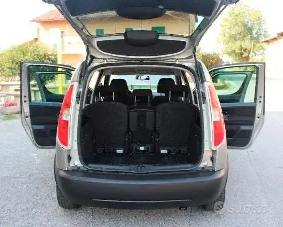 Usata Skoda Roomster 86 CV (63 kW) 2012 Marrone Monovolume