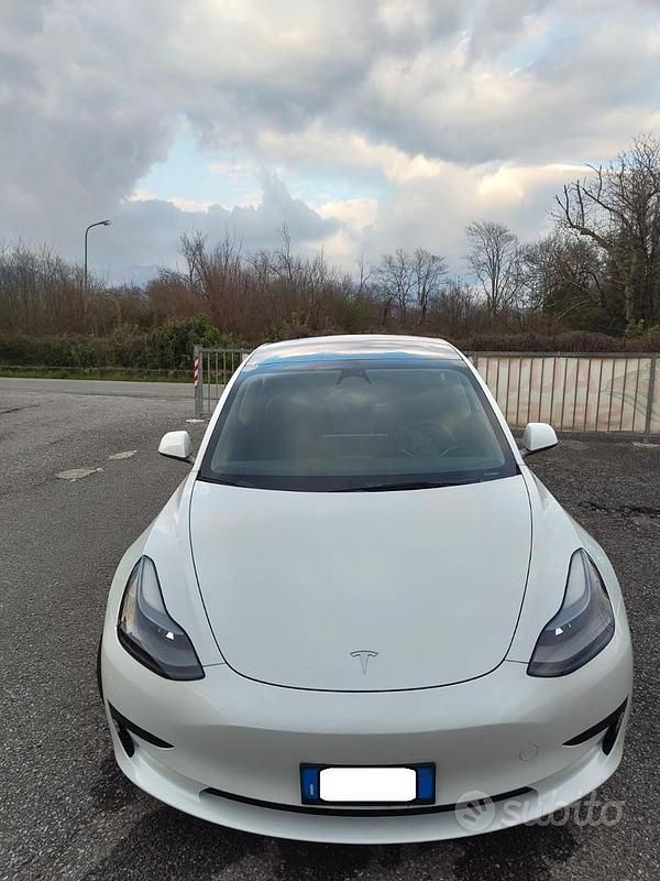 Usata Tesla Model 3 Standard Range 235 kW (320 CV) 2023 Bianco Berlina
