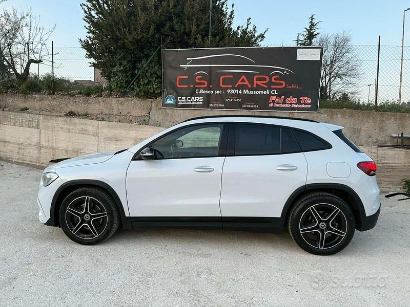 Usata Mercedes GLA200 Premium 150 CV (110 kW) 2020 Bianco SUV