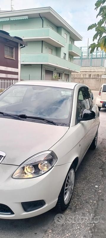 Usata Lancia Ypsilon 2011 Bianco Utilitaria