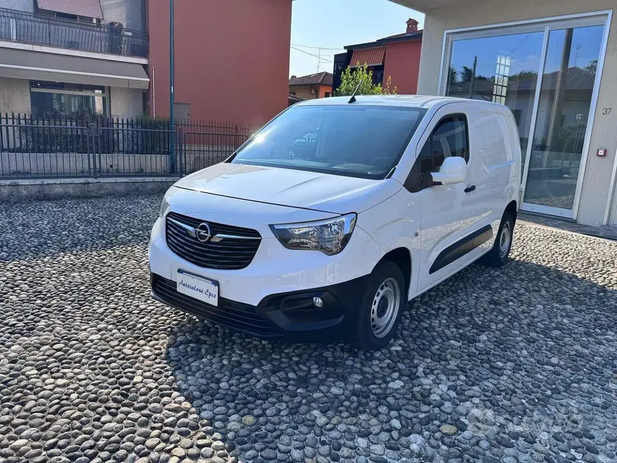 Usata Opel Combo 102 CV (75 kW) 2019 Bianco Monovolume