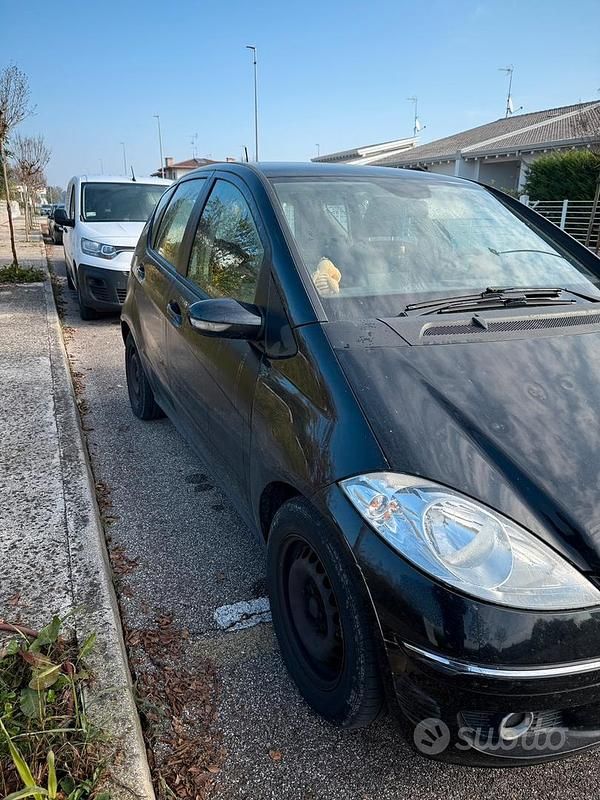 Nero Usata 2006 Mercedes A160 Tre volumi | 1000 € (Buon prezzo) - Immagine 1/4