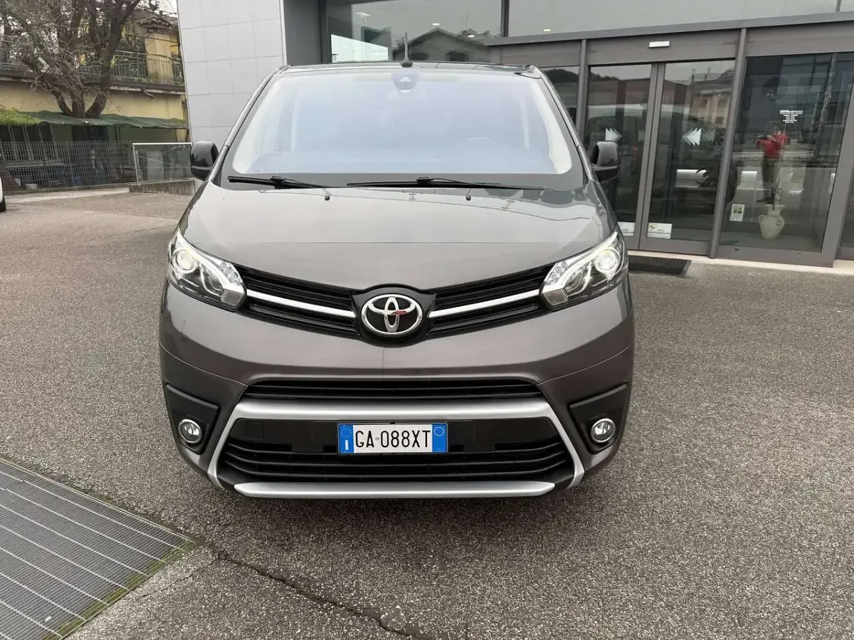 Usata Toyota Proace Verso 177 CV (130 kW) 2020 Dark grey met. Station wagon