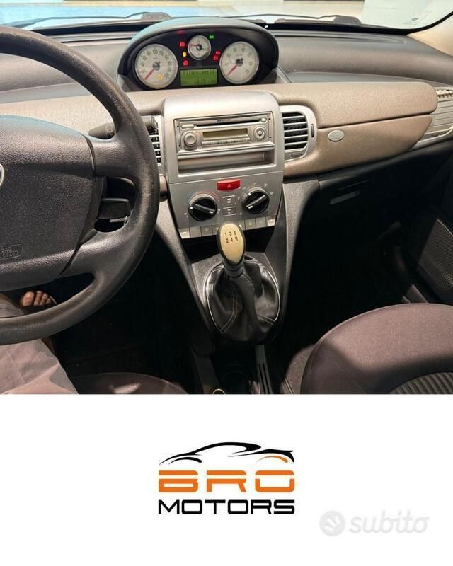 Usata Lancia Ypsilon 60 CV (44 kW) 2009 Nero Utilitaria