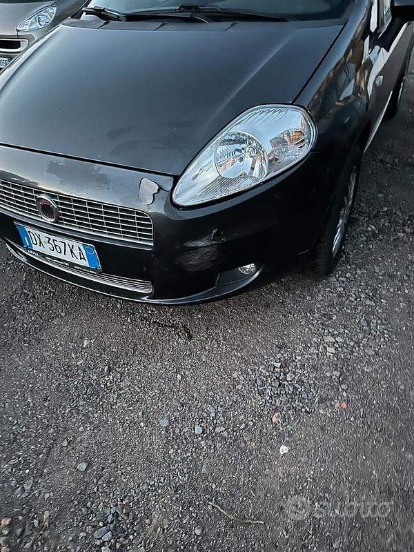 Usata Fiat Punto 77 CV (56 kW) 2009 Grigio Utilitaria