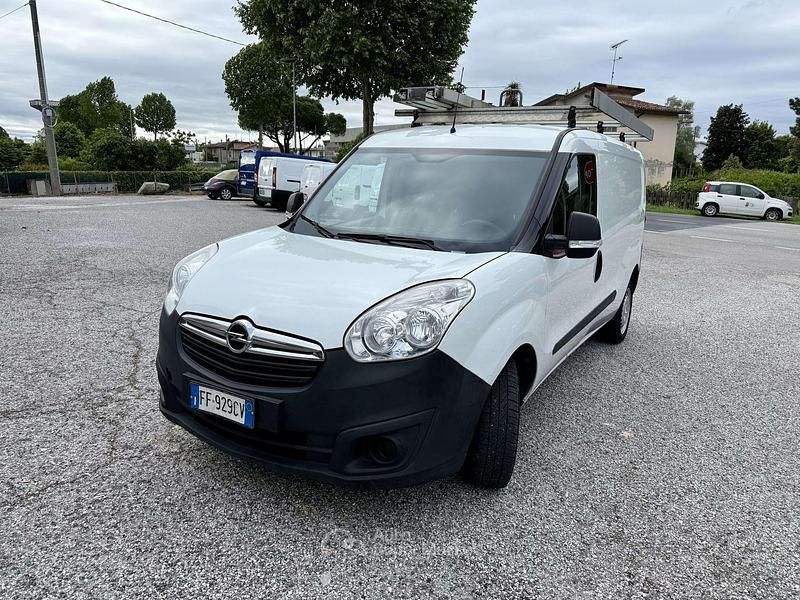 Usata Opel Combo 120 CV (88 kW) 2016 Bianco Monovolume