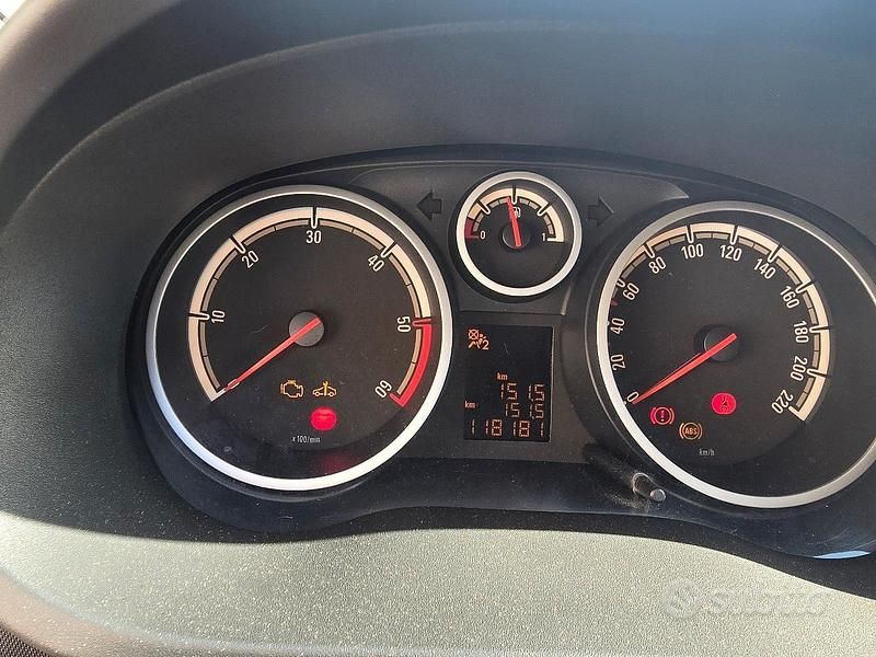Usata Opel Corsa 75 CV (55 kW) 2014 Grigio Utilitaria