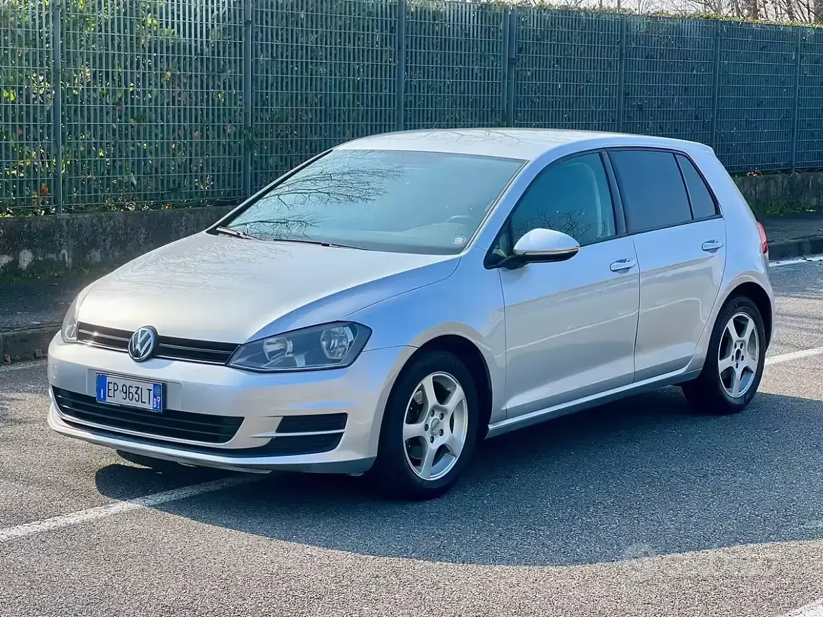 Usata VW Golf VII Comfortline 105 CV (77 kW) 2013 Grigio Berlina