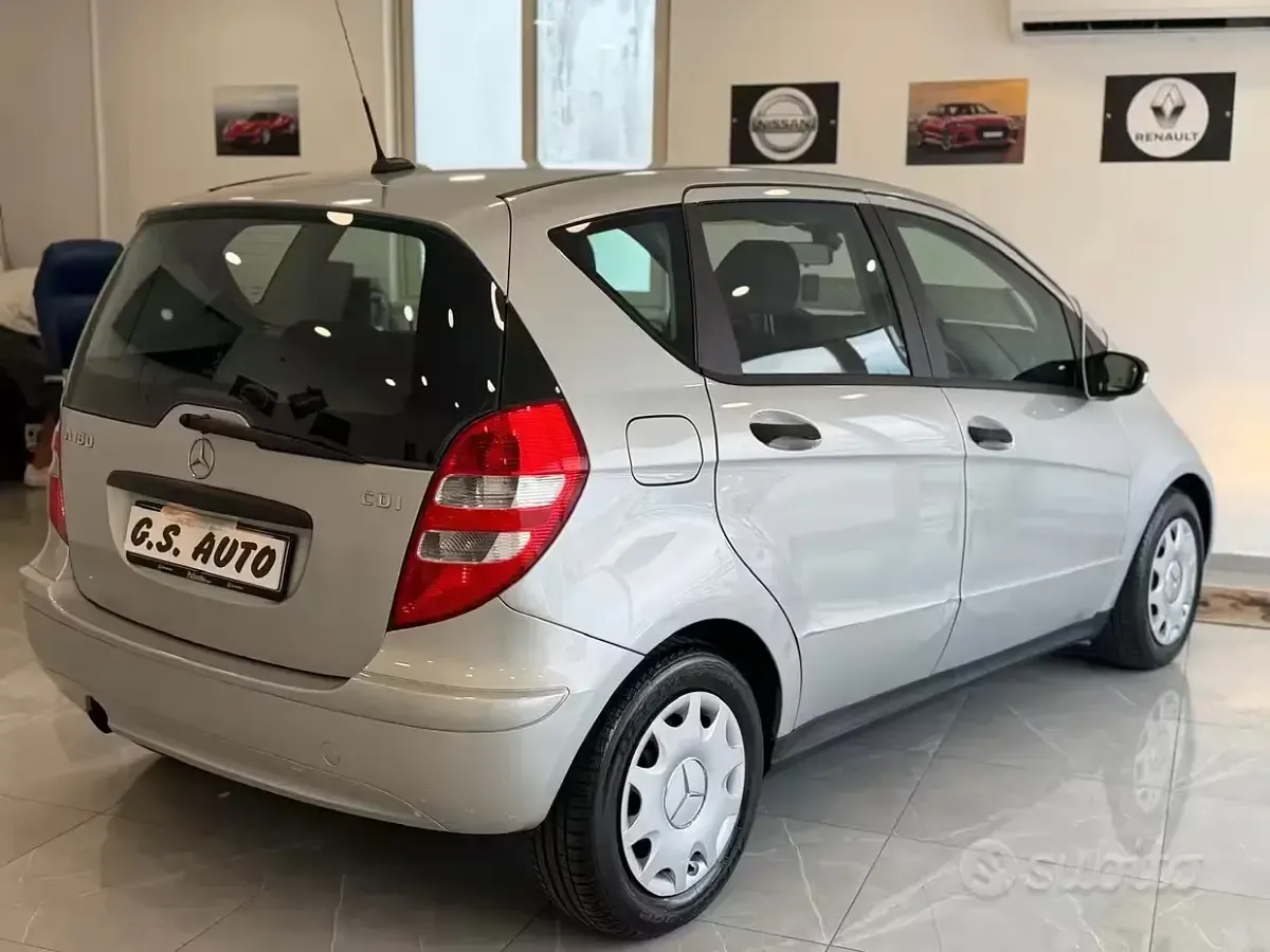 Usata Mercedes A180 Avantgarde 109 CV (80 kW) 2006 Grigio Berlina