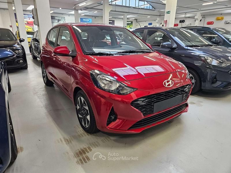 Dragon red Nuova 2025 Hyundai i10 Due volumi | 14.800 € - Immagine 1/4