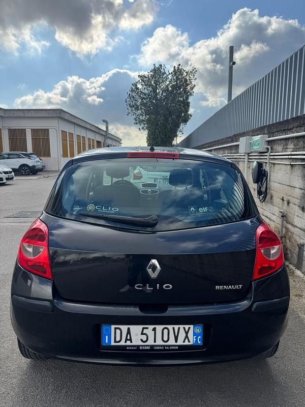Usata Renault Clio II Dynamique 85 CV (62 kW) 2006 Nero Berlina