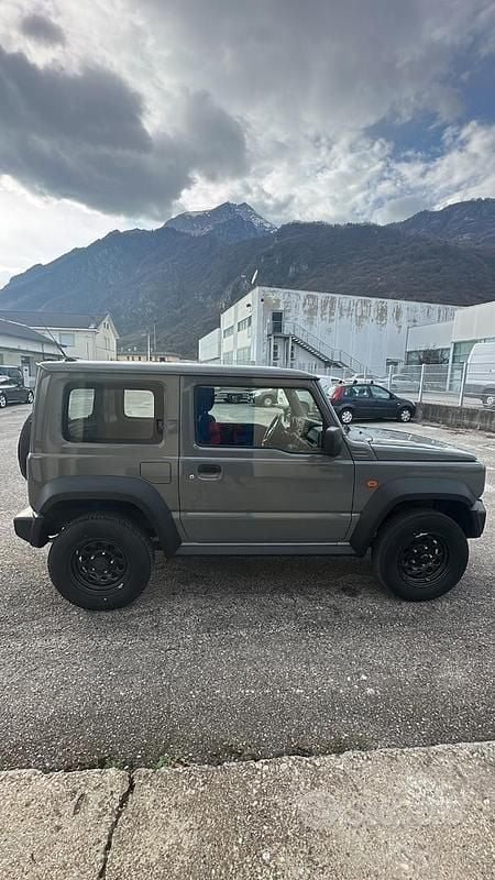 Usata Suzuki Jimny 102 CV (75 kW) 2021 Grigio SUV