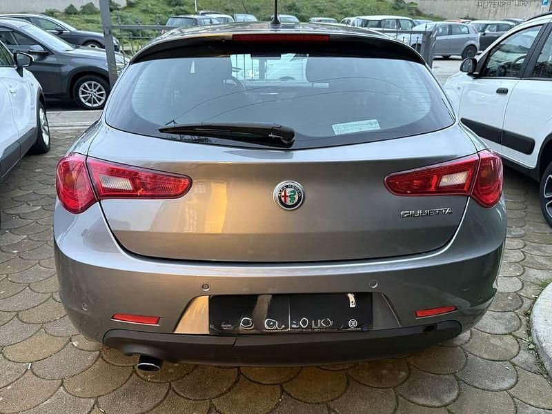 Usata Alfa Romeo Giulietta Distinctive 120 CV (88 kW) 2017 Utilitaria