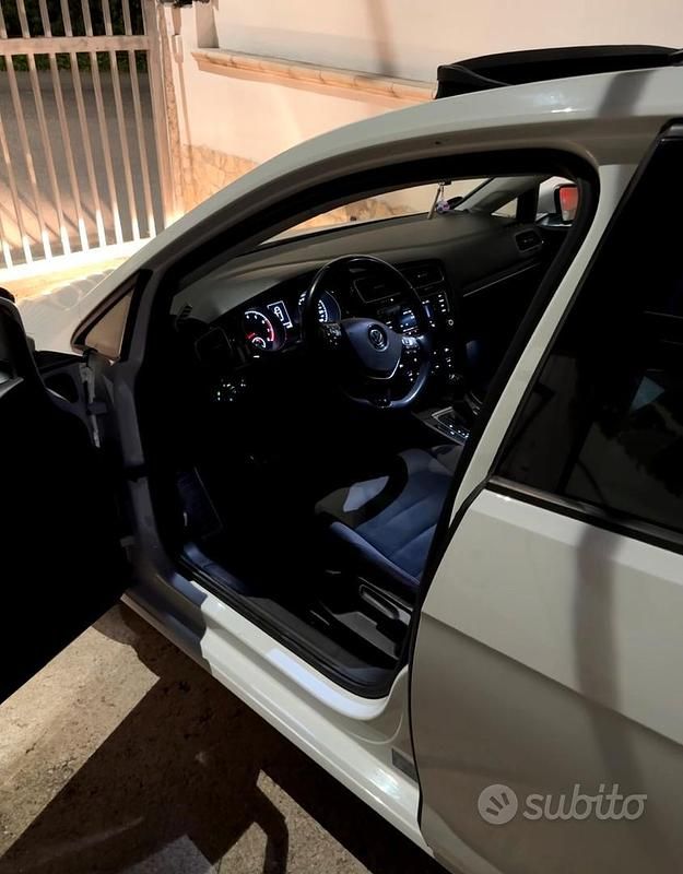 Usata VW Golf VII Advance 110 CV (80 kW) 2015 Bianco Berlina