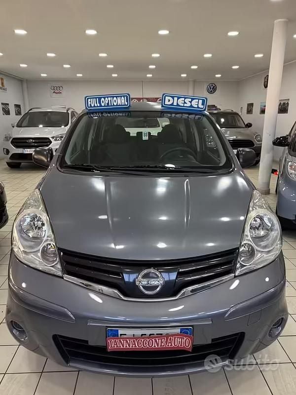 Usata Nissan Note 90 CV (66 kW) 2011 Grigio Utilitaria