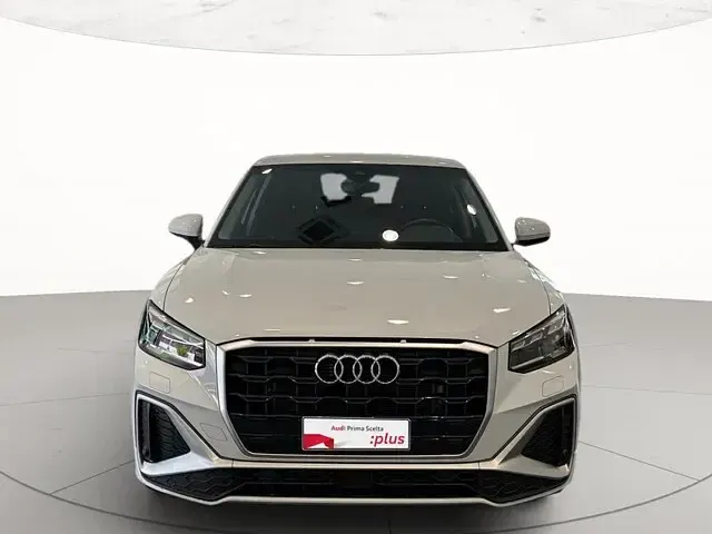 Usata Audi Q2 S-Line 150 CV (110 kW) 2025 Bianco ghiacciaio metallizzato SUV