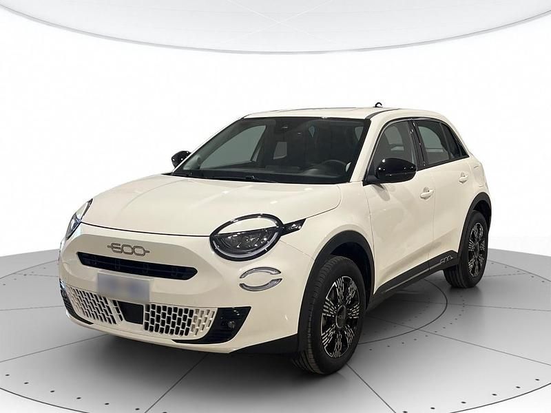 Usata Fiat 600 145 CV (106 kW) 2025 Bianco SUV