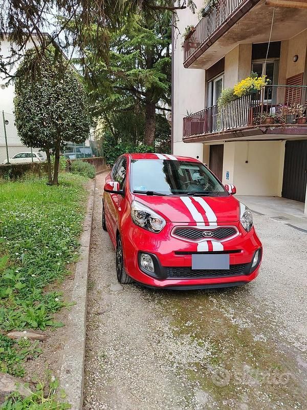 Gebraucht Kia Picanto 85 PS (62 kW) 2013 Rot Kleinwagen