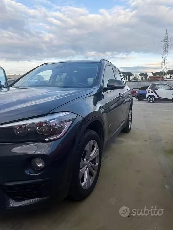 Käytetty BMW X1 Comfort Edition 140 HP (102 kW) 2019 Harmaa Katumaasturi