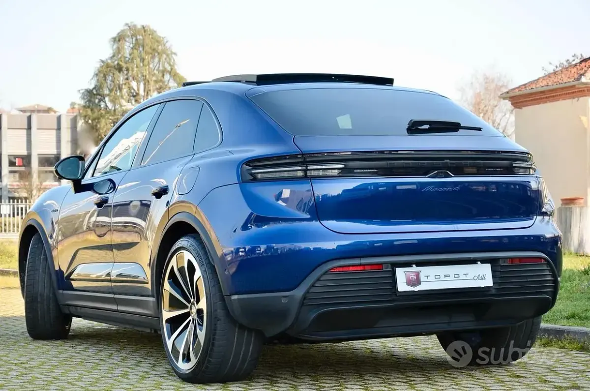 Usata Porsche Macan 144 kW (197 CV) 2024 Blu genziana SUV