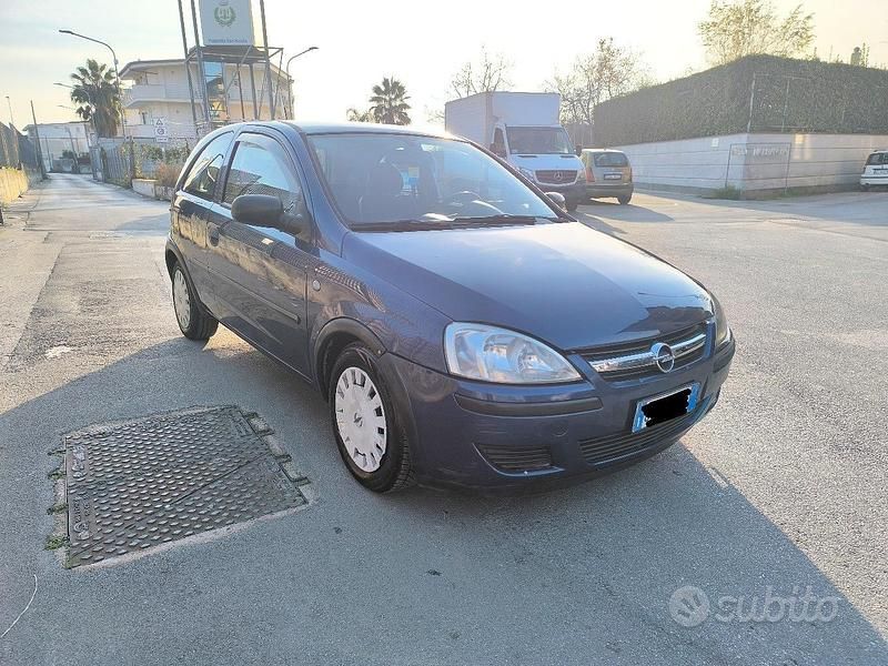 Usata Opel Corsa 69 CV (50 kW) 2003 Blu Berlina