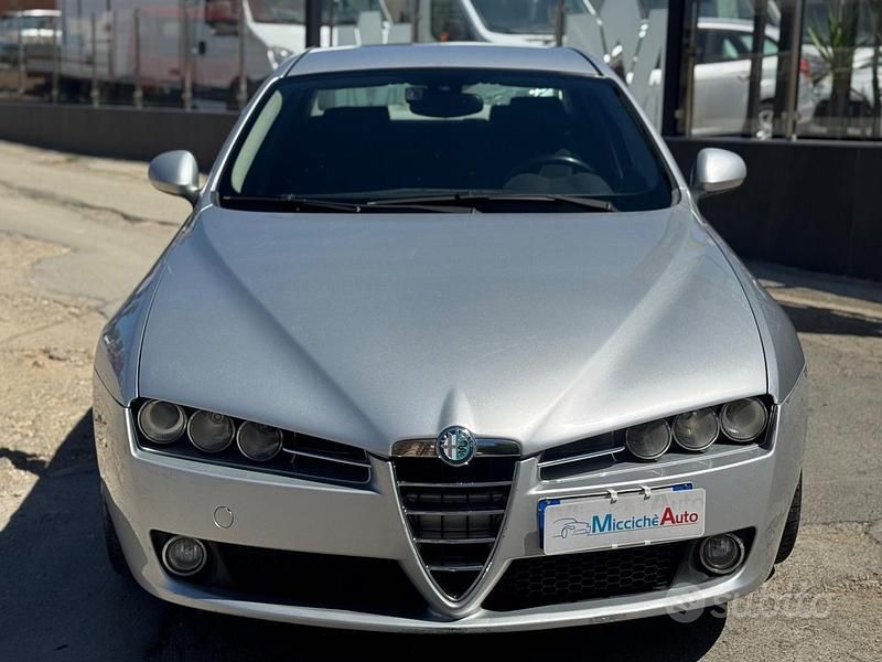 Usata Alfa Romeo 159 Distinctive 150 CV (110 kW) 2005 Grigio Berlina
