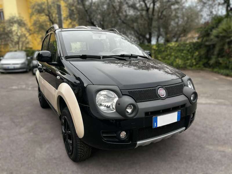 Nero Usata 2010 Fiat Panda 4x4 Cross Due volumi | 8900 € (Cara) - Immagine 1/4