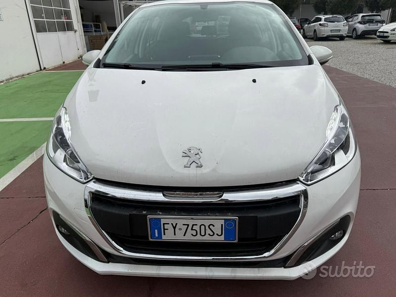 Usata Peugeot 208 Allure 83 CV (61 kW) 2019 Bianco Utilitaria