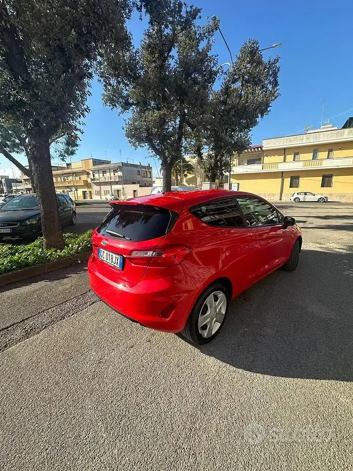 Usata Ford Fiesta 86 CV (63 kW) 2020 Rosso Utilitaria