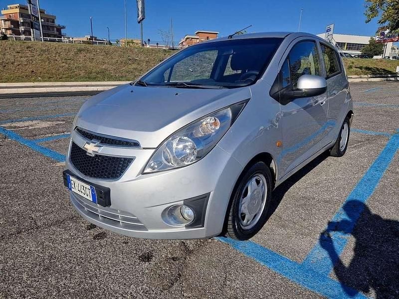 Usata Chevrolet Spark 68 CV (50 kW) 2010 Argento Utilitaria